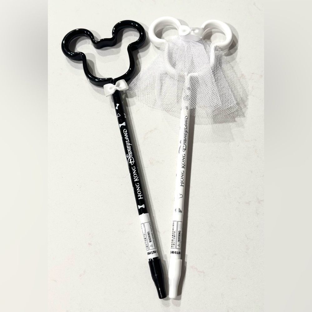 Disneyland Hong Kong Bride & Groom Pens NWT!